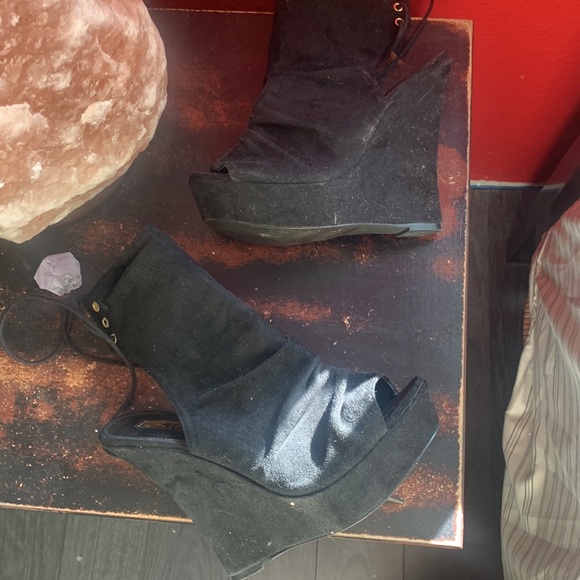 Liliana platform wedge suede heels preowned 7.5 - Picture 2 of 7